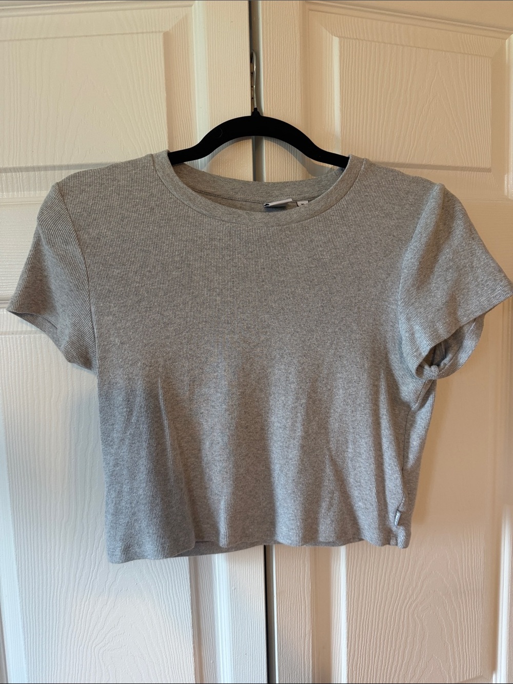 TNA Gray Cropped Tee